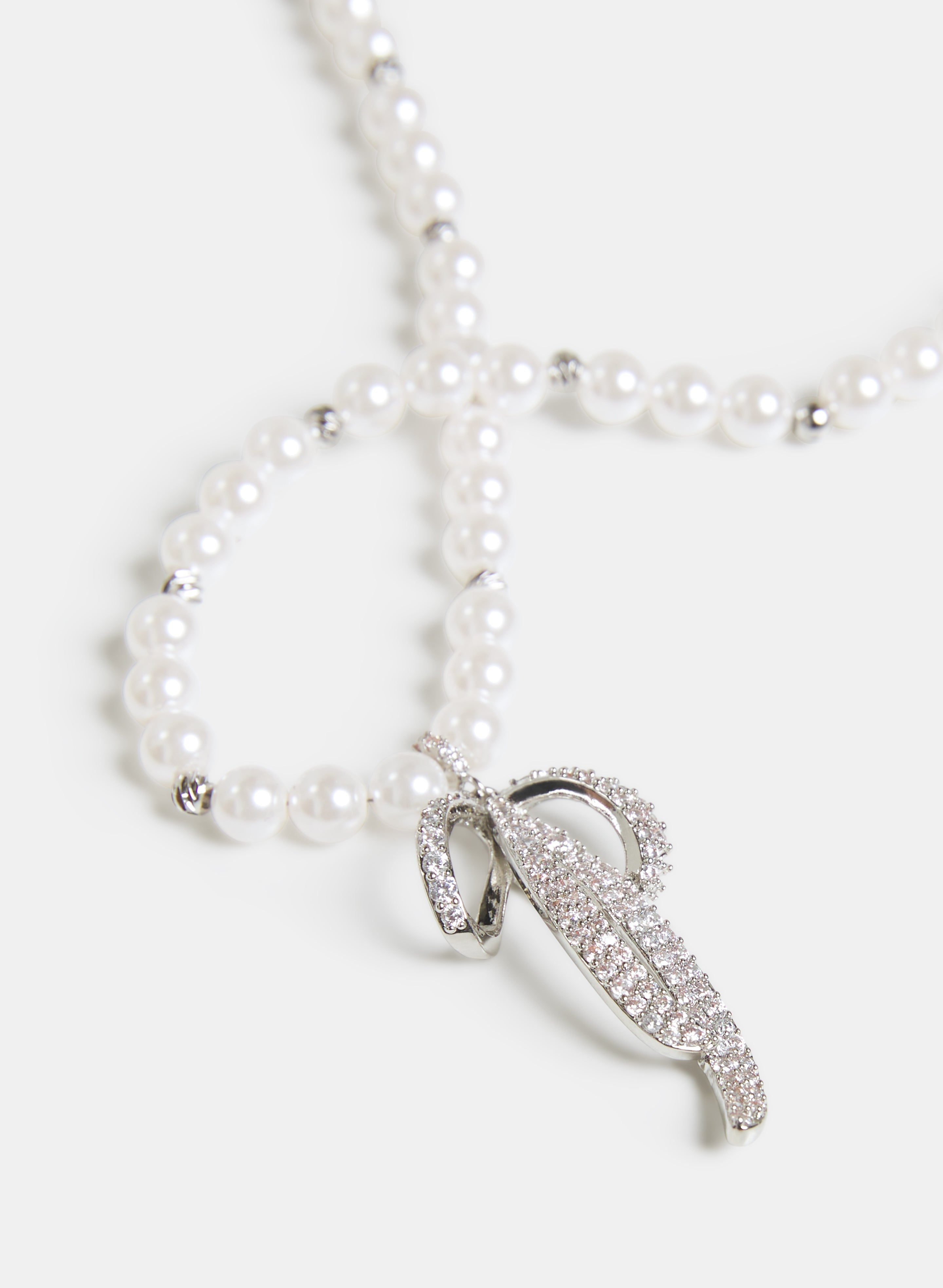 Bow Pendant Pearl Necklace