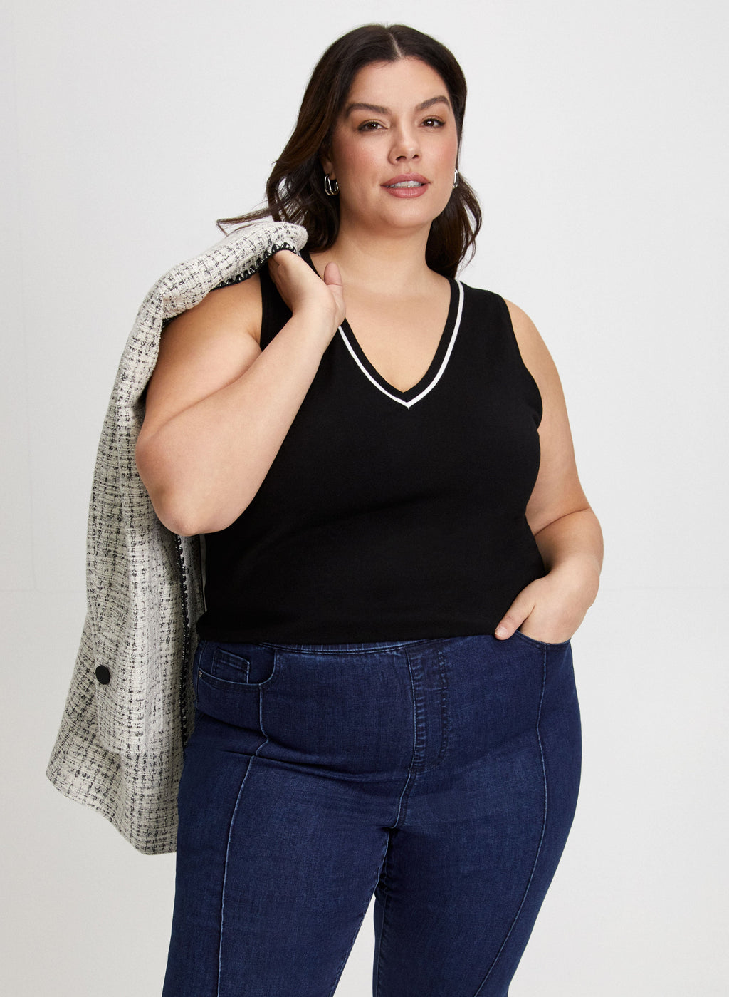 Contrast Stripe Sleeveless Knit Top