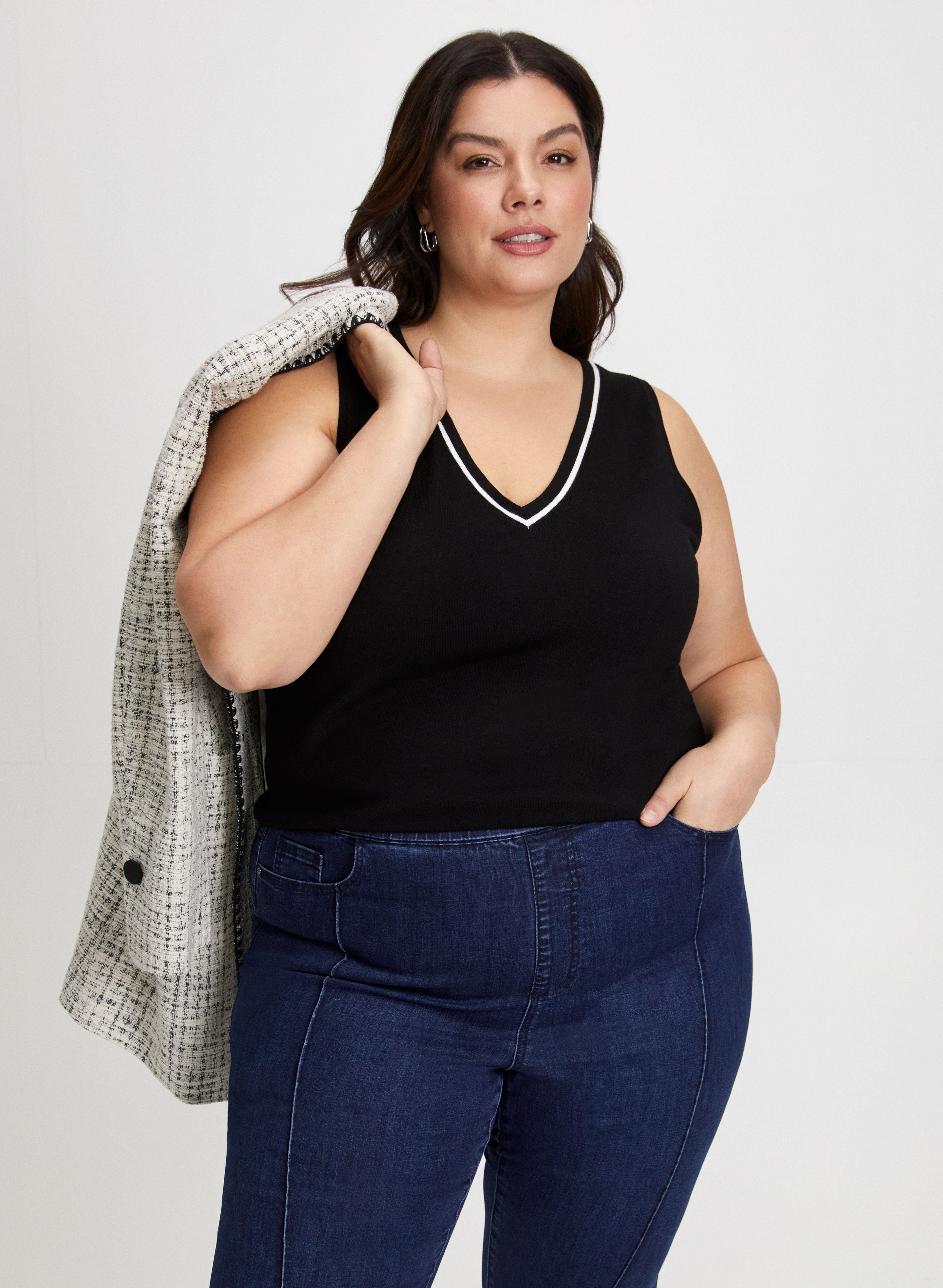 Contrast Stripe Sleeveless Knit Top