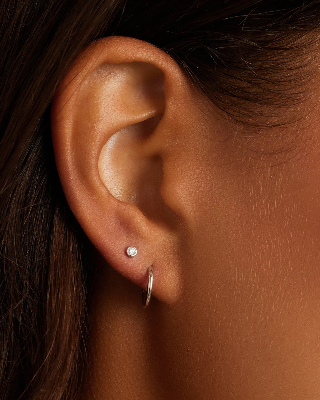 14k White Gold Classic Single Huggie