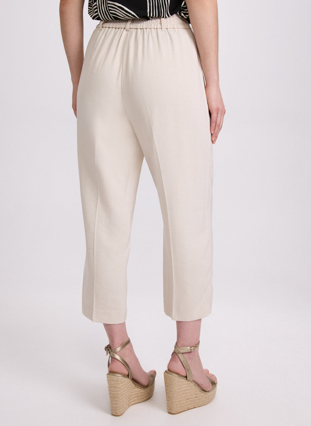 Button Detail Capris