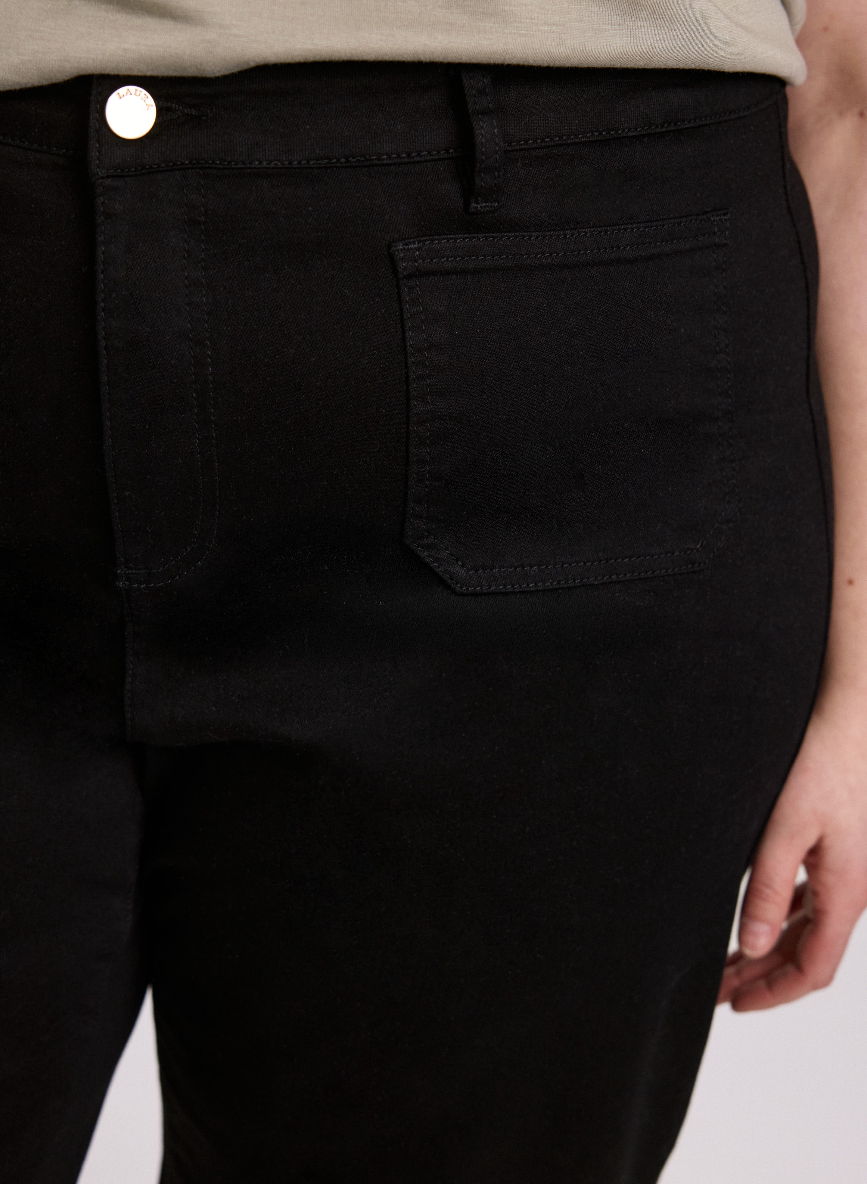 Cropped Wide-Leg Jeans