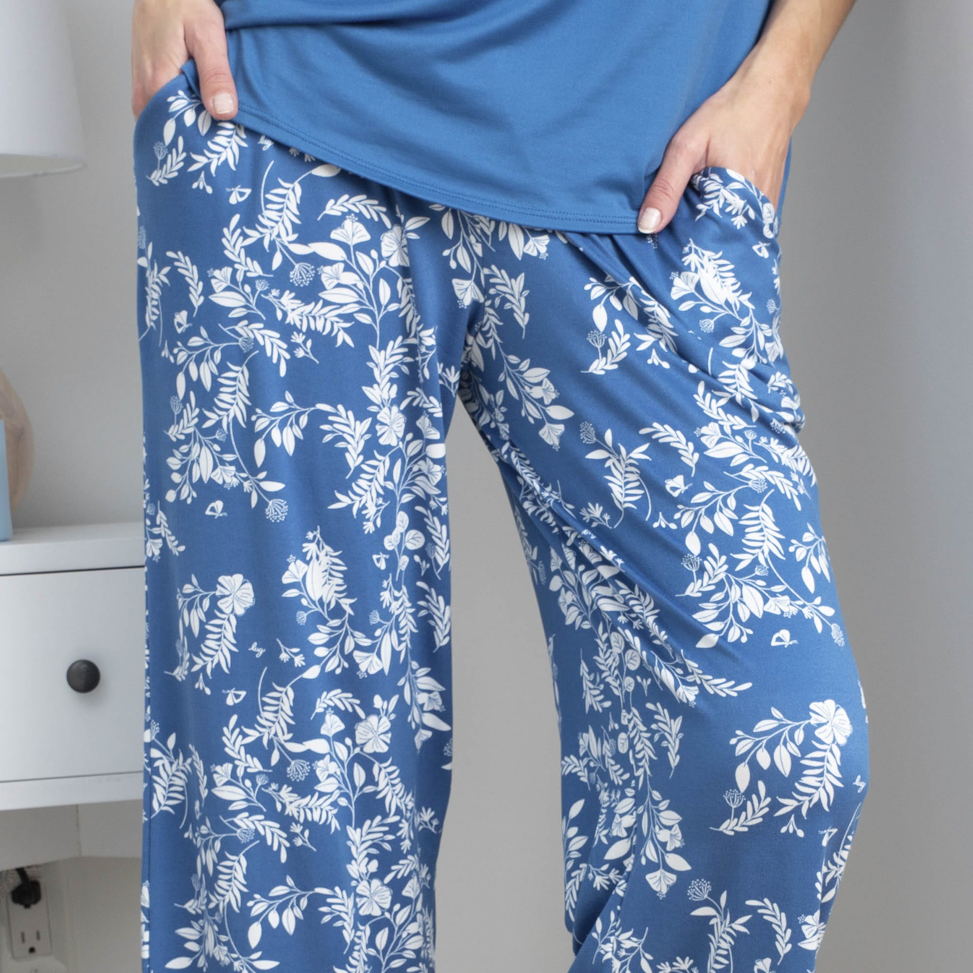 Boomerang Relaxed Tee & Cropped Pants Set