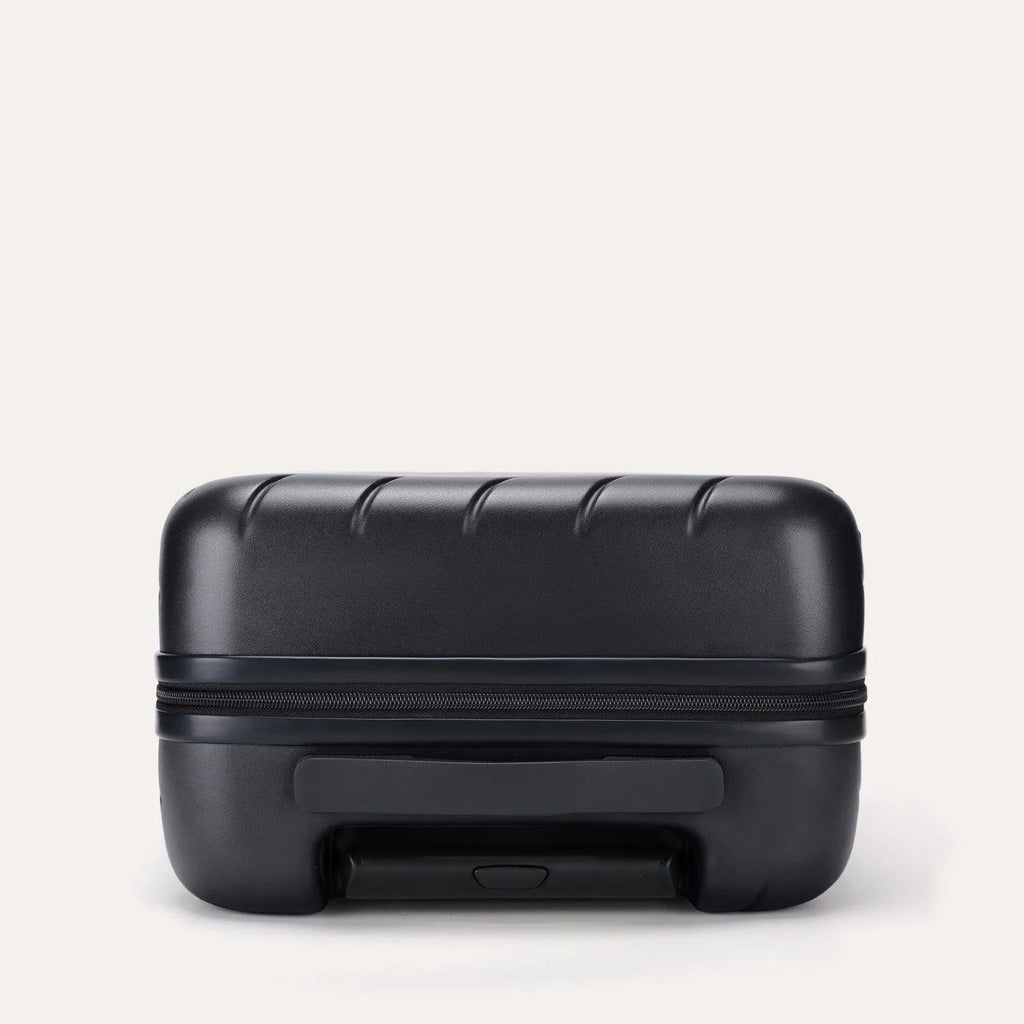 Daren 16-20 Inch Lightweight Hardside Carry-On Suitcase