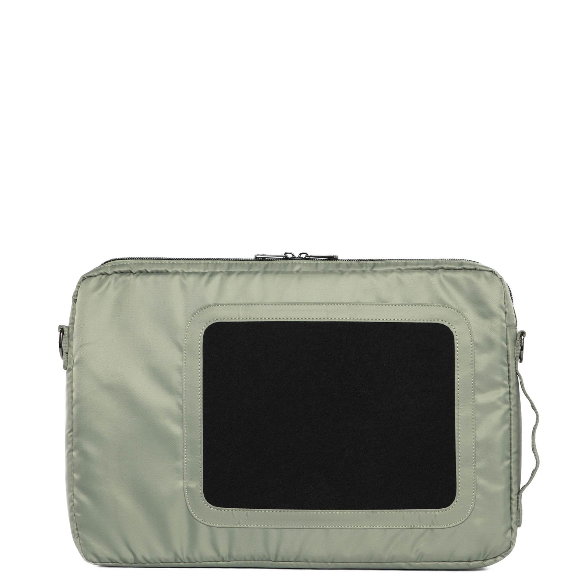 Delta 17 Laptop Case