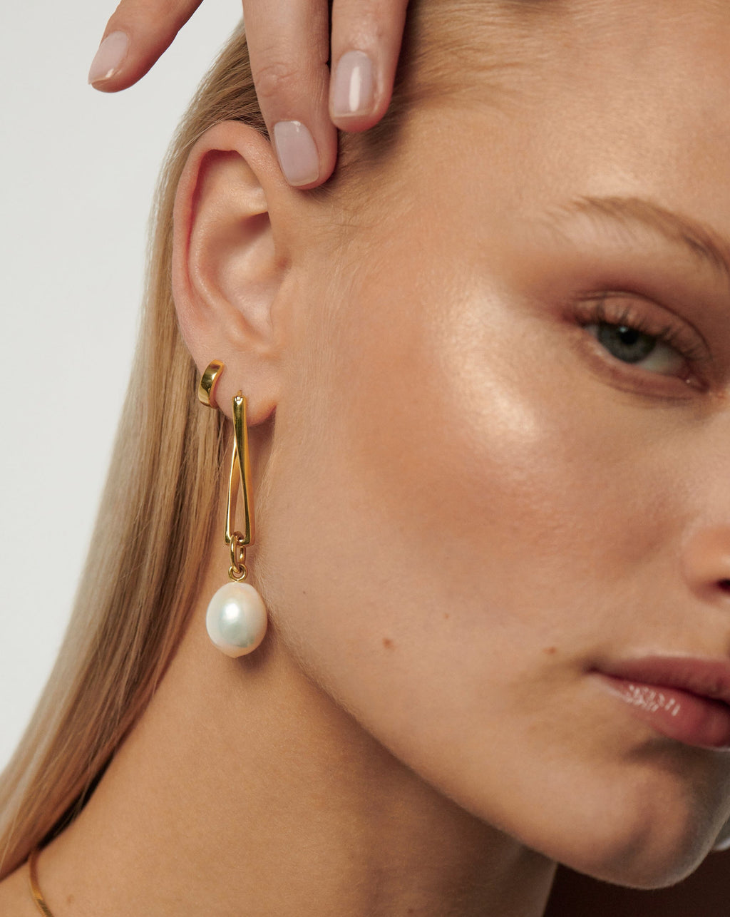 Baroque Pearl Twisted Drop Earrings | 18k Gold Plated/Pearl