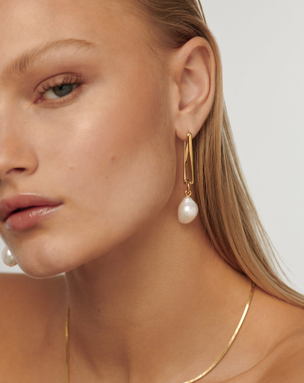 Baroque Pearl Twisted Drop Earrings | 18k Gold Plated/Pearl