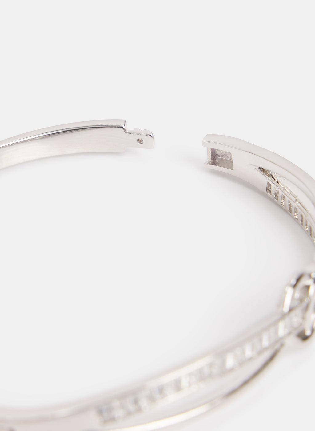 Cross-Over Double-Ring Bracelet