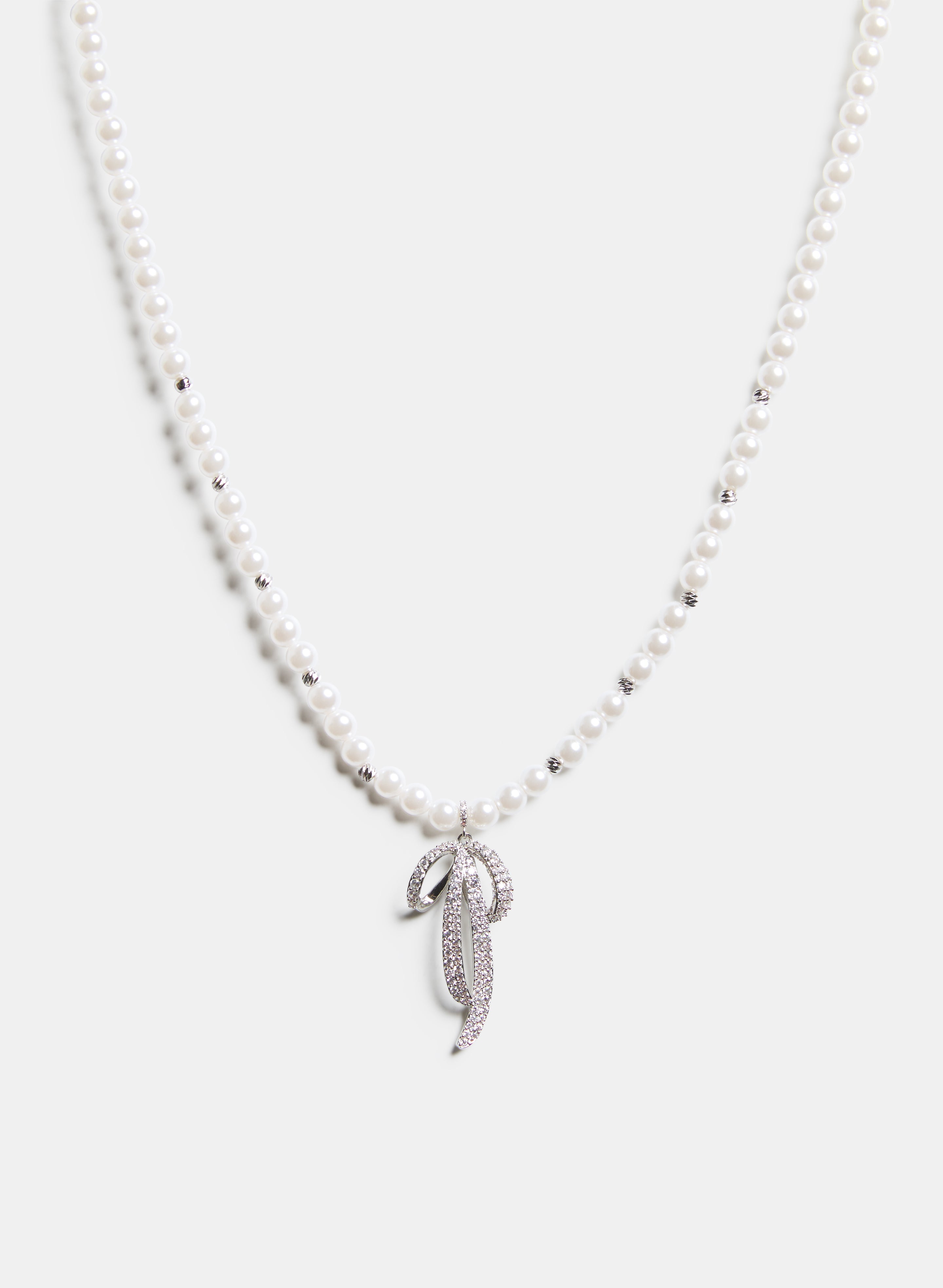 Bow Pendant Pearl Necklace