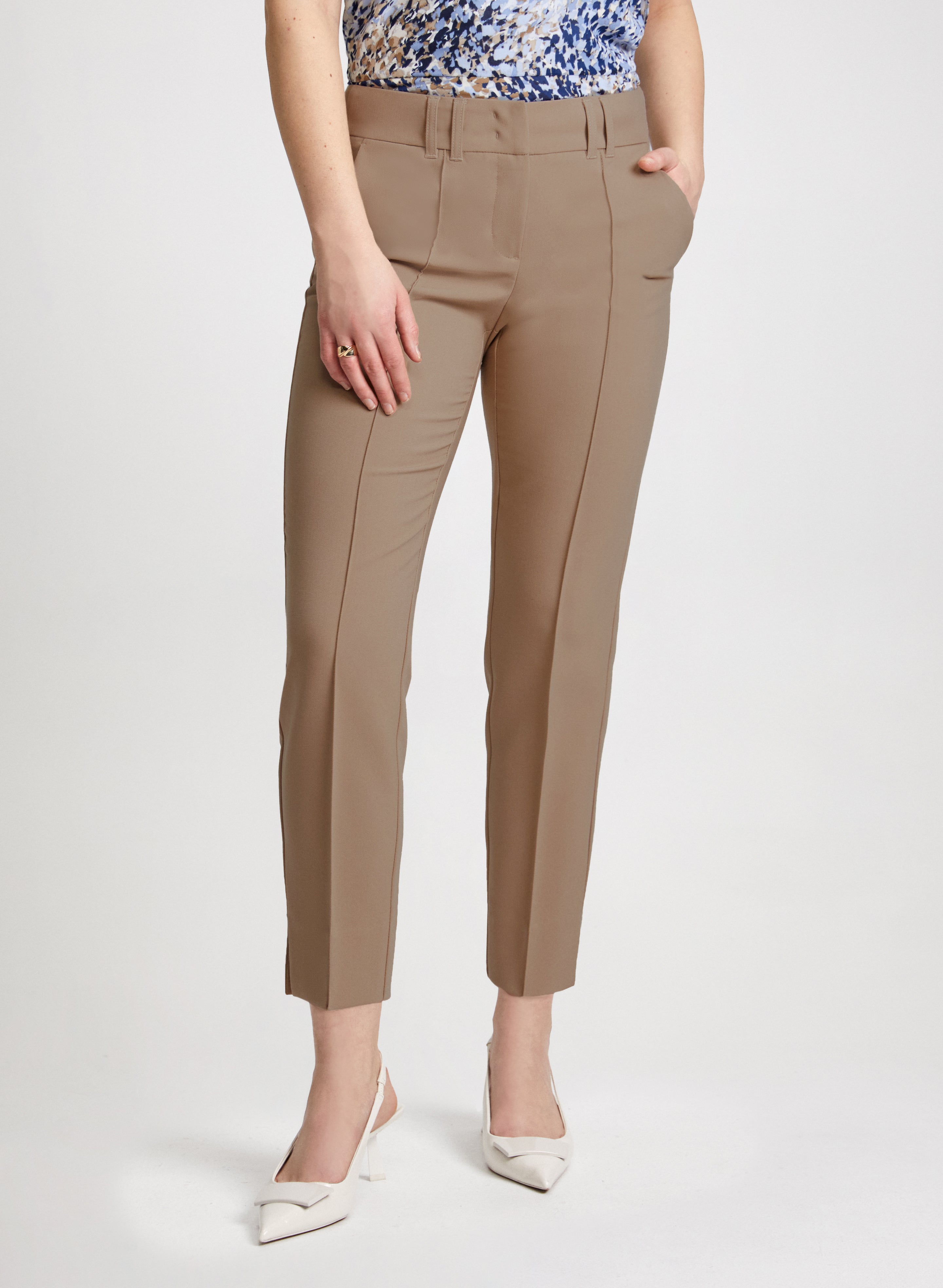 City Fit Slim Leg Pants