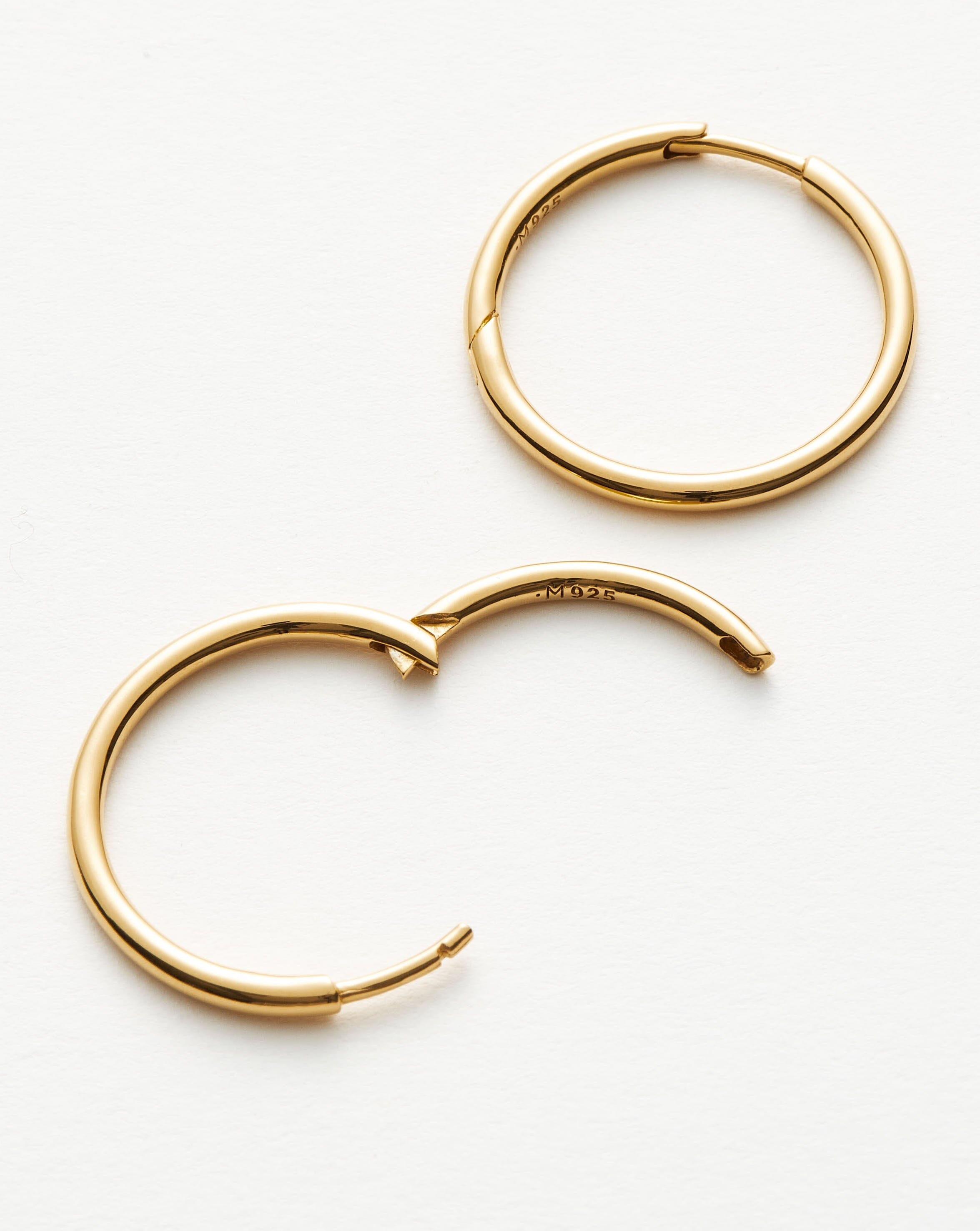 Classic Small Hoop Earrings | 18k Gold Plated