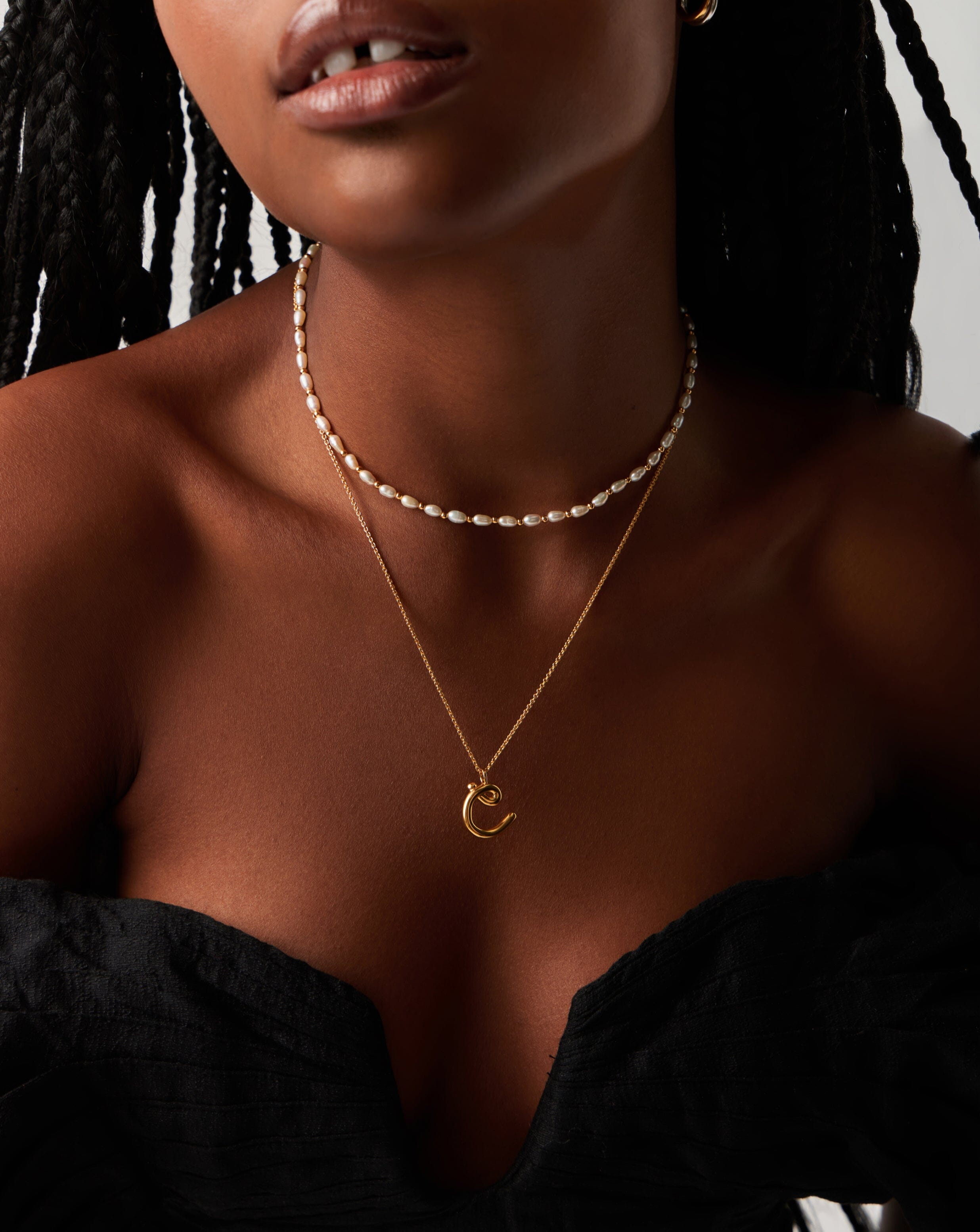 Curly Molten Initial Pendant Necklace - Initial C | 18k Gold Vermeil