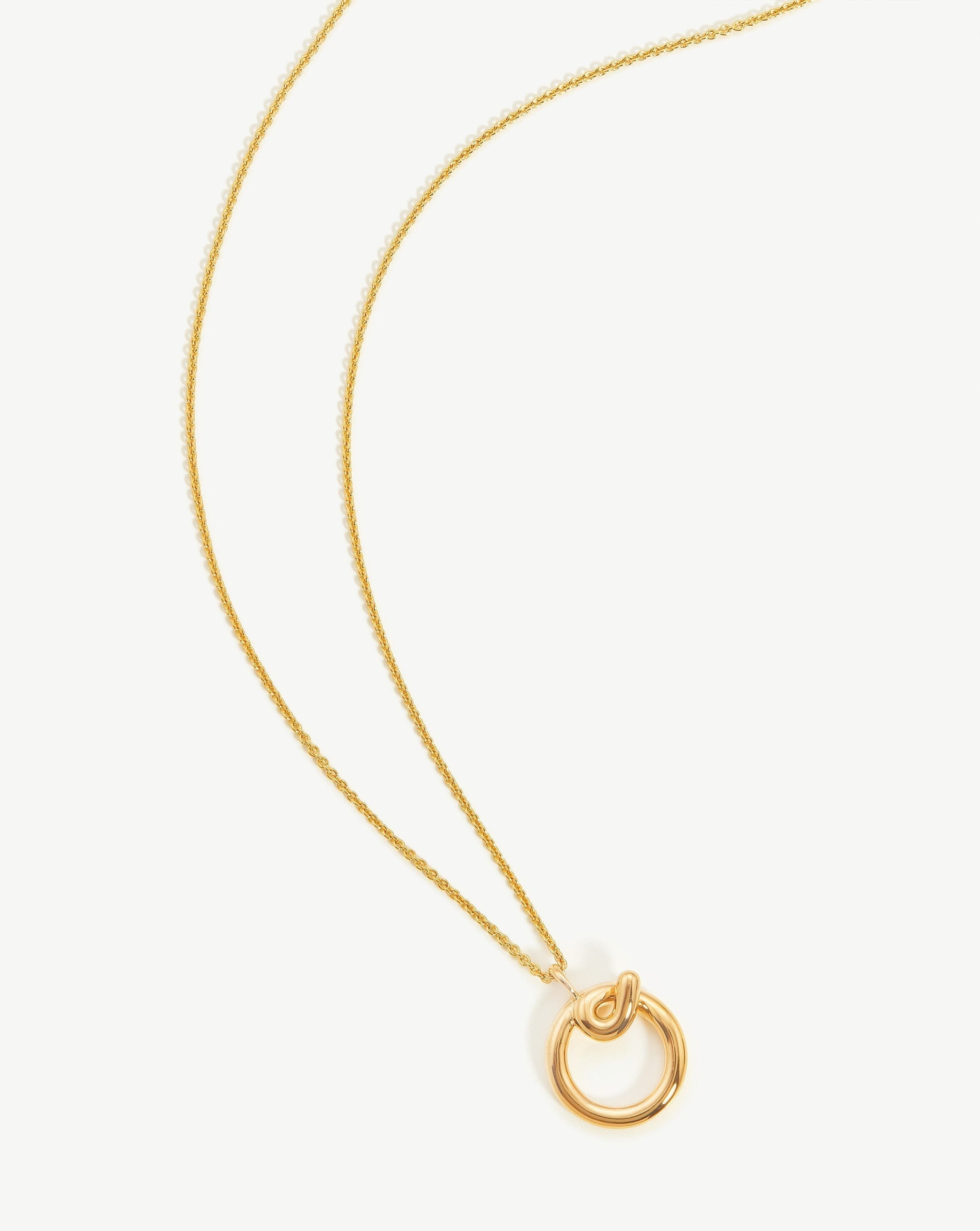 Curly Molten Initial Pendant Necklace - Initial O | 18k Gold Vermeil