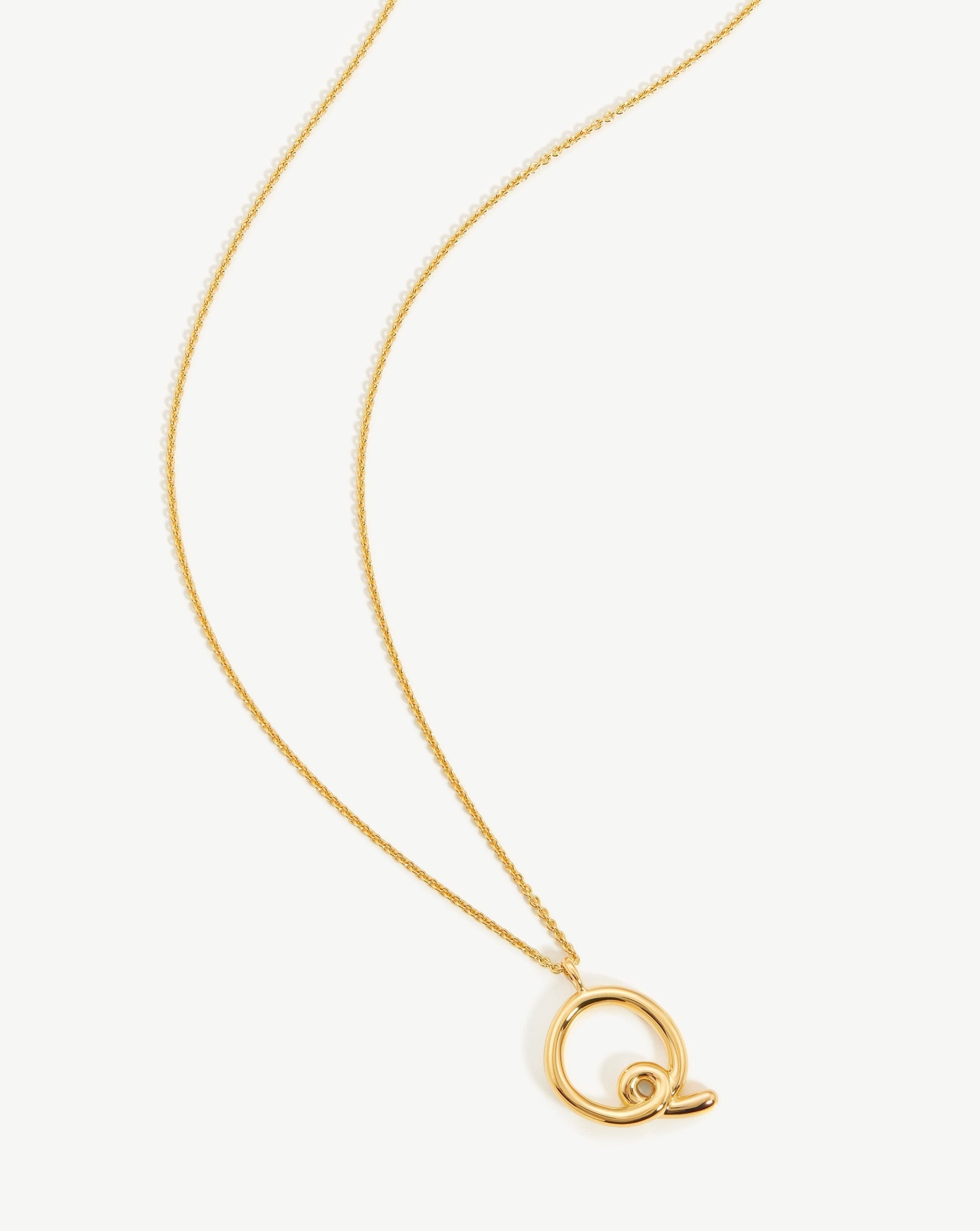 Curly Molten Initial Pendant Necklace - Initial Q | 18k Gold Vermeil