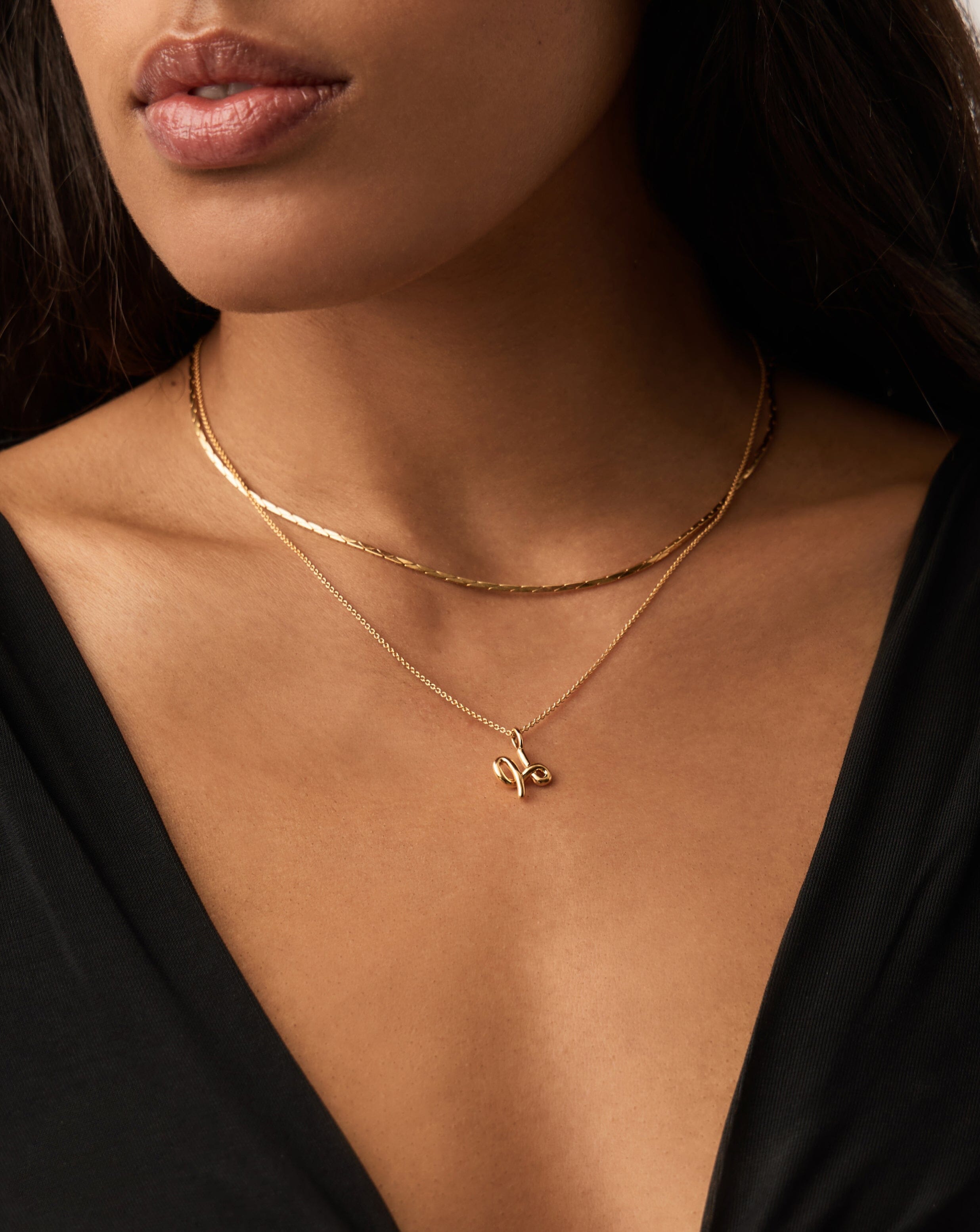 Curly Molten Mini Initial Necklace - H | 18k Gold Vermeil