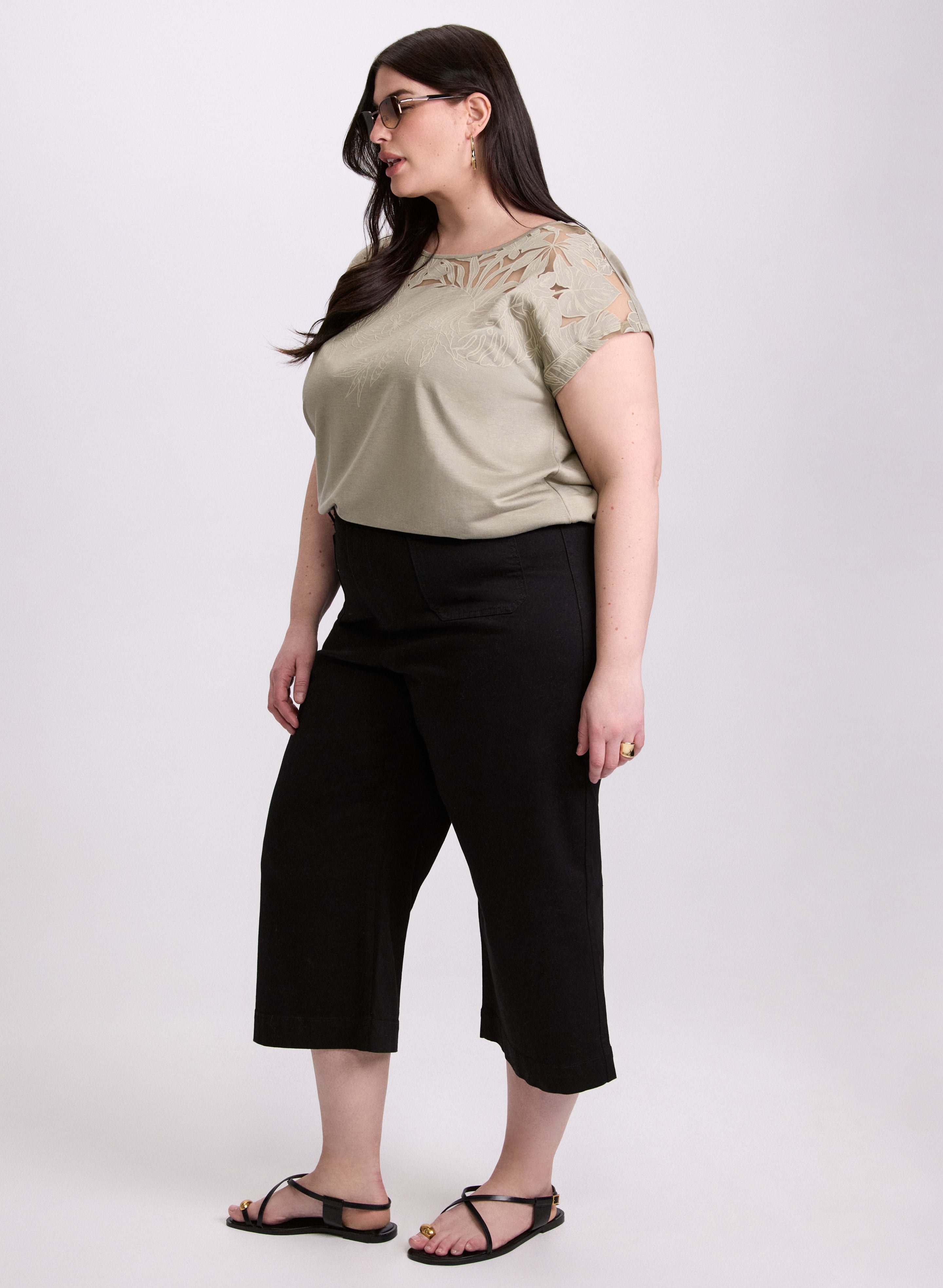 Cropped Wide-Leg Jeans