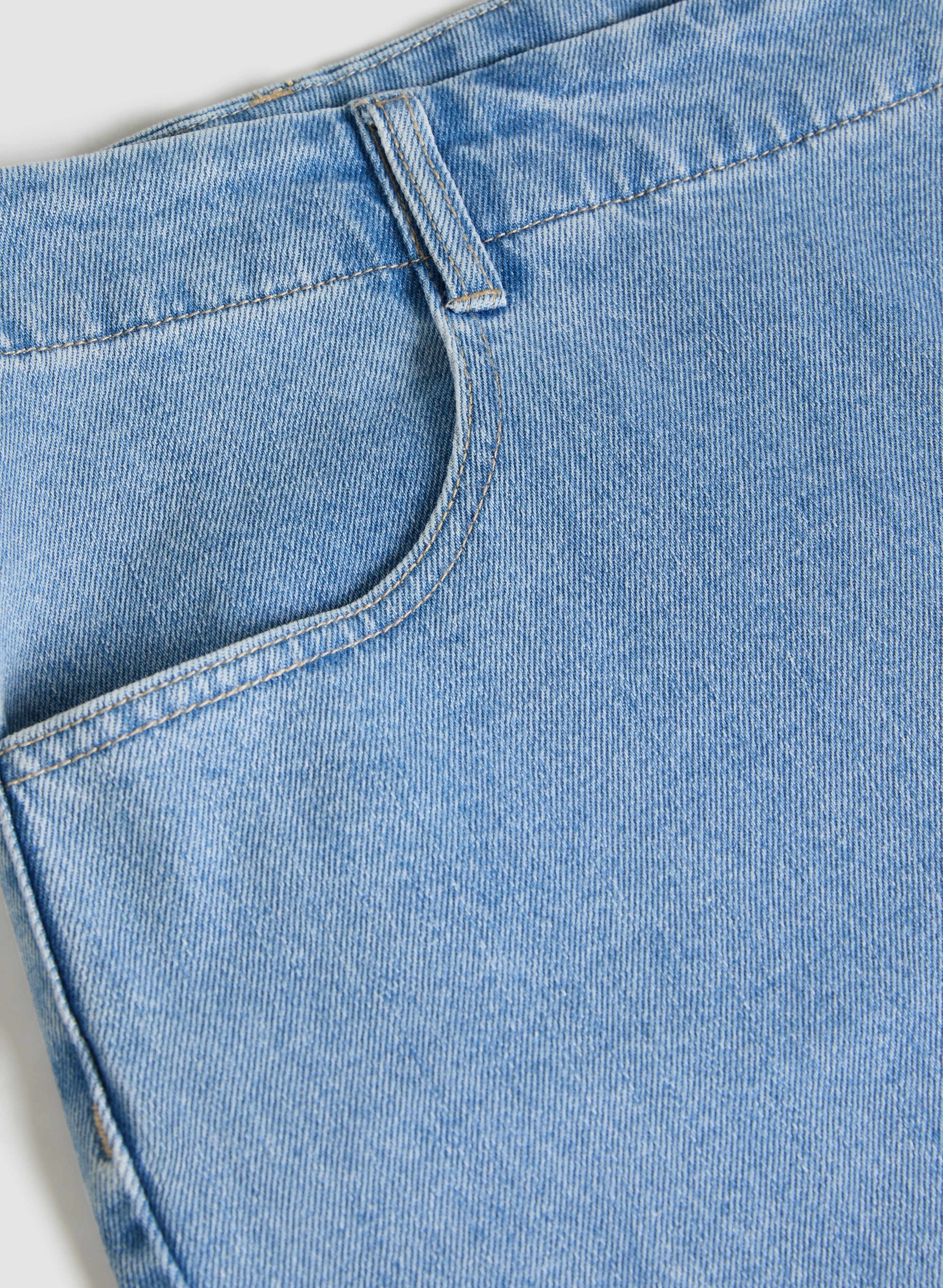 Cropped Wide-Leg Jeans