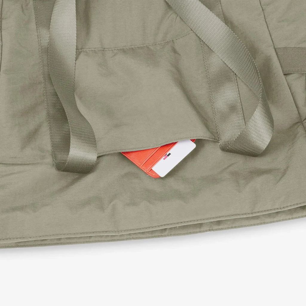 (FREE GIFT) Zoraesque 18L-20L Tote